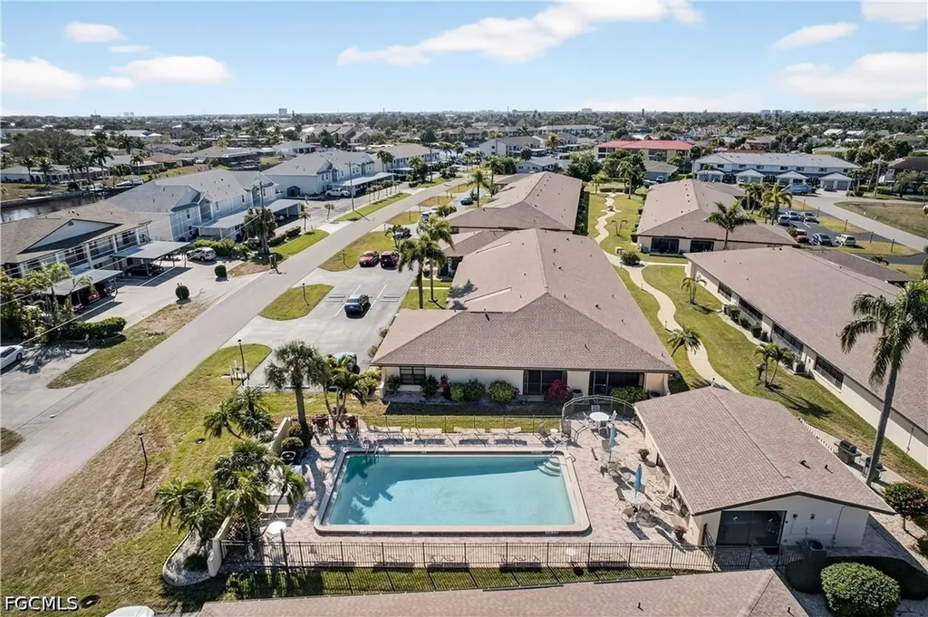 3916 SE 11th Place Cape Coral FL 33904