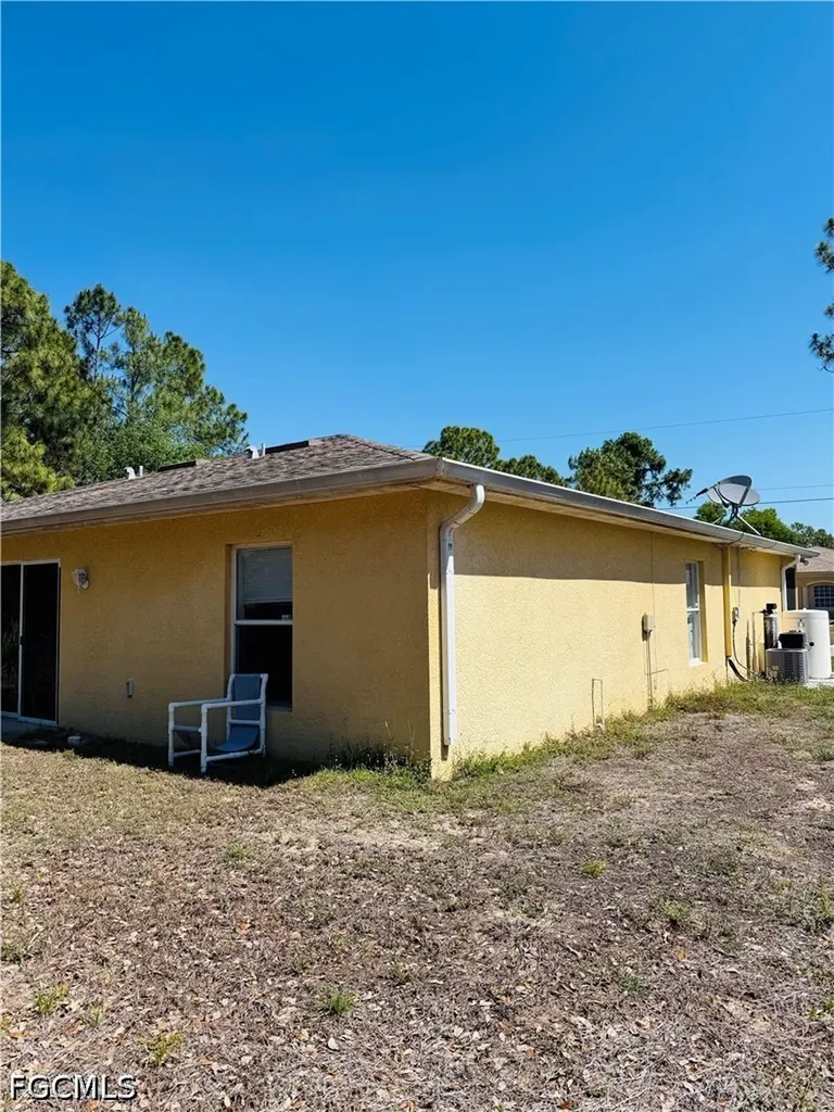 4743 14th Street SW Lehigh Acres FL 33973