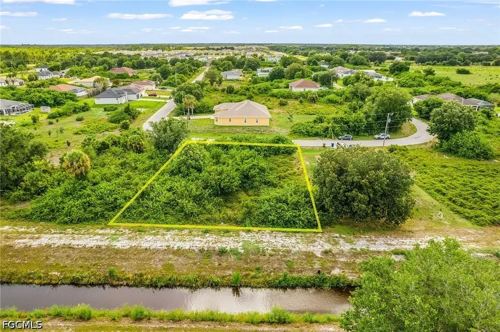 Lehigh Acres FL, 559 Theodore Vail Street E