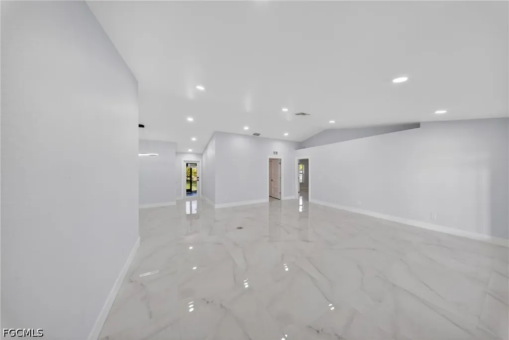 1412 NE 1st Street Cape Coral FL 33909
