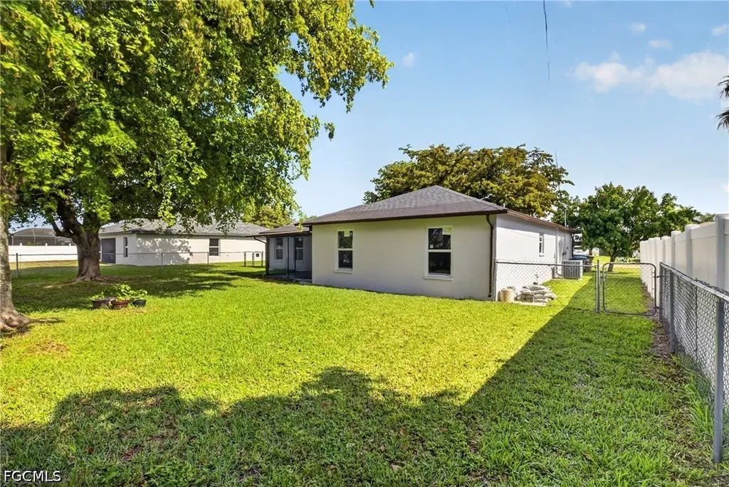 1412 NE 1st Street Cape Coral FL 33909