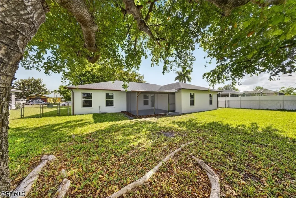 1412 NE 1st Street Cape Coral FL 33909