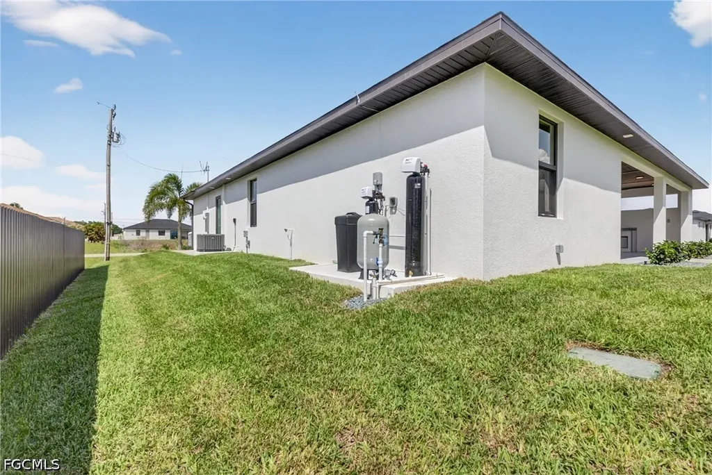 1412 NE 1st Street Cape Coral FL 33909