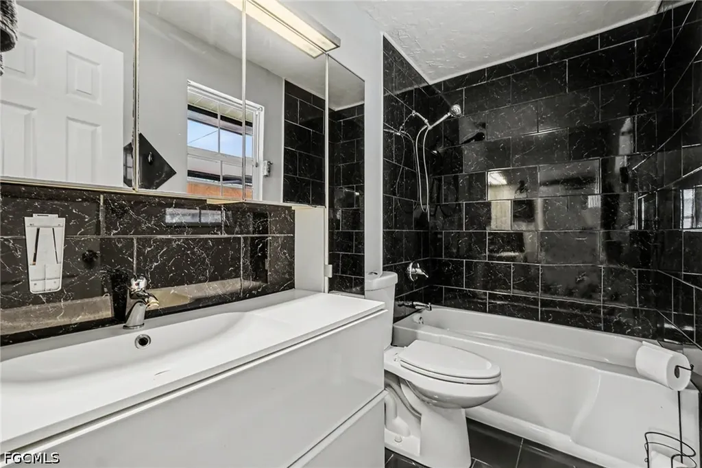 316 SW 19th Terrace Cape Coral FL 33991