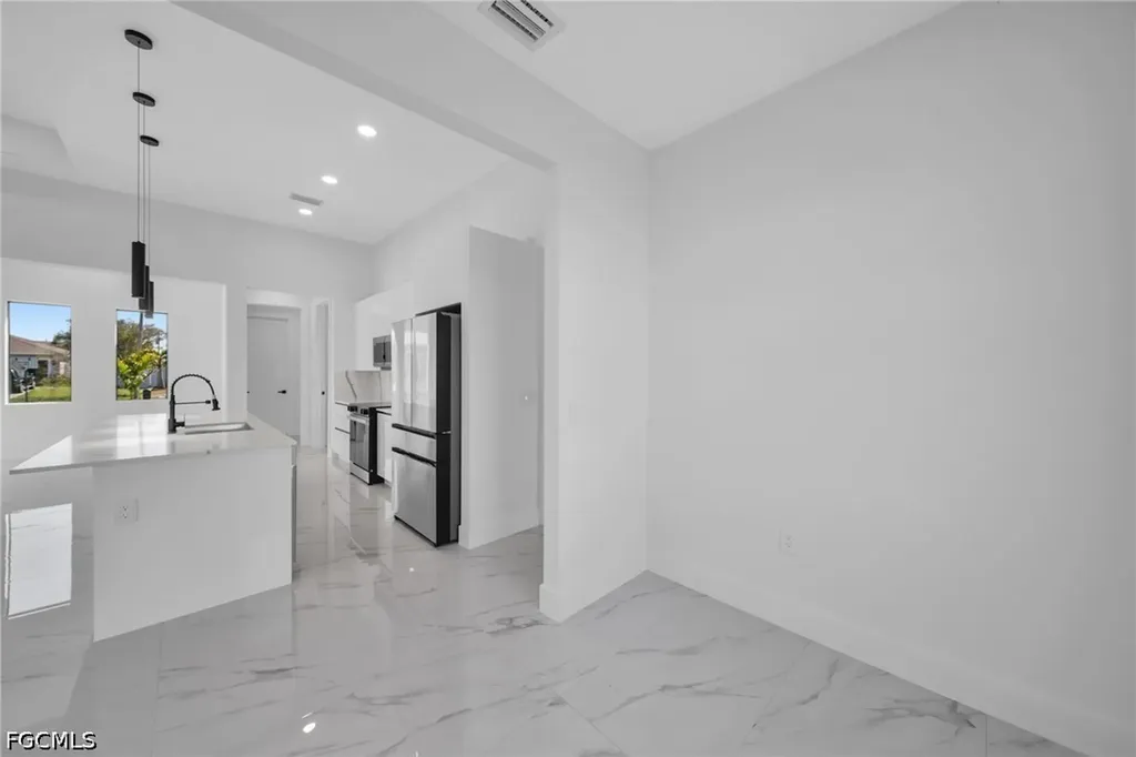 1426 NE 6th Avenue Cape Coral FL 33909