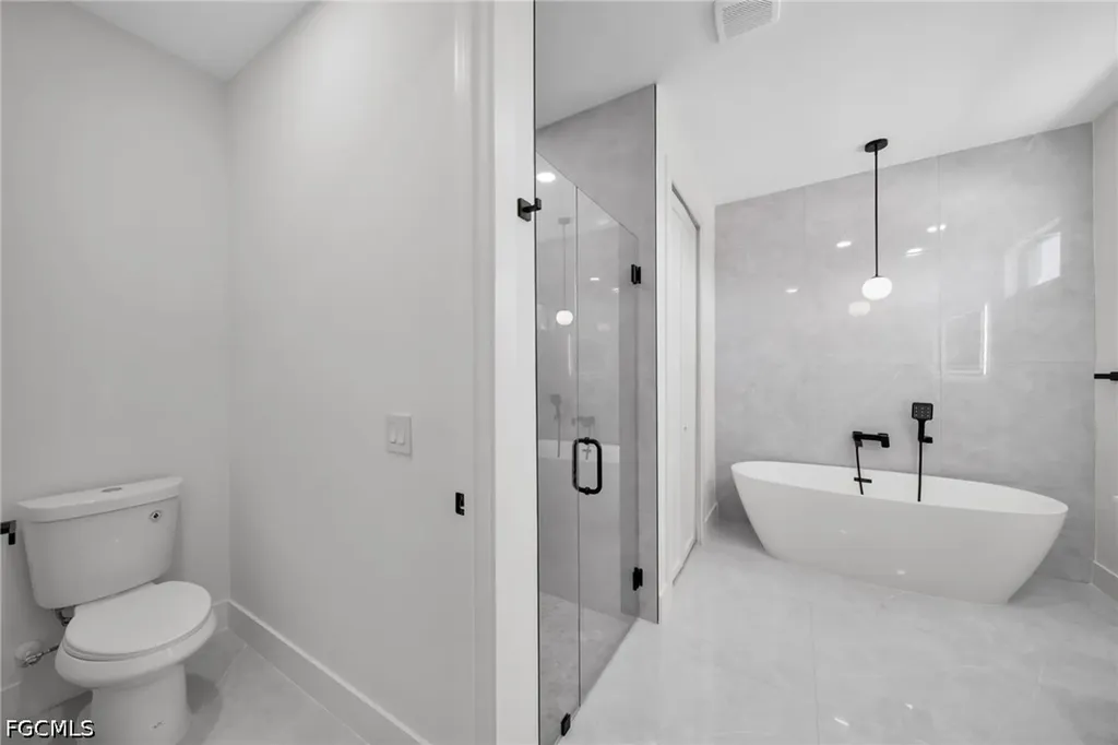 1426 NE 6th Avenue Cape Coral FL 33909