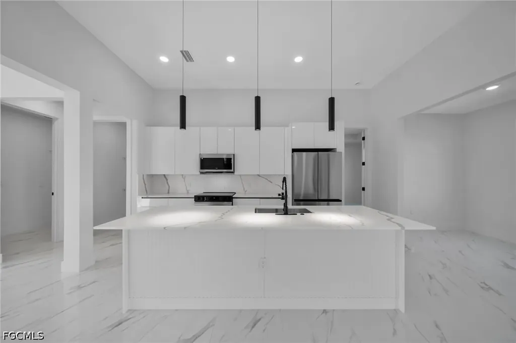 1426 NE 6th Avenue Cape Coral FL 33909