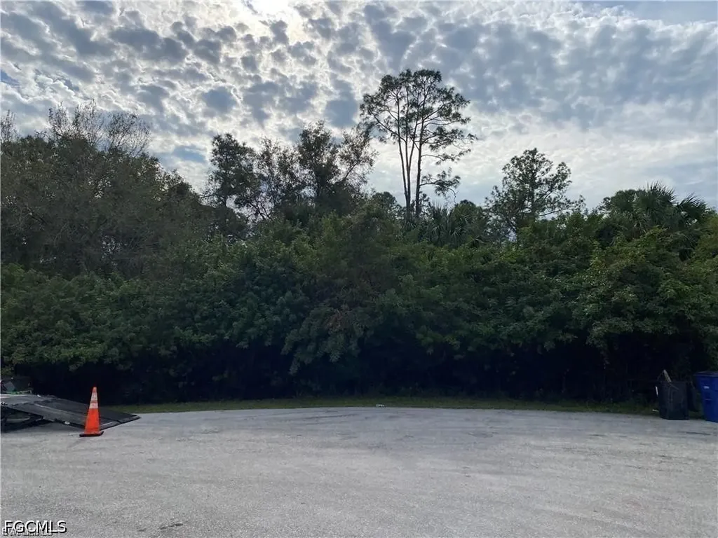 2905 Ashburn Street Lehigh Acres FL 33972