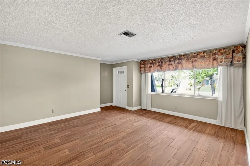 5240 Versaille Court Cape Coral FL 33904