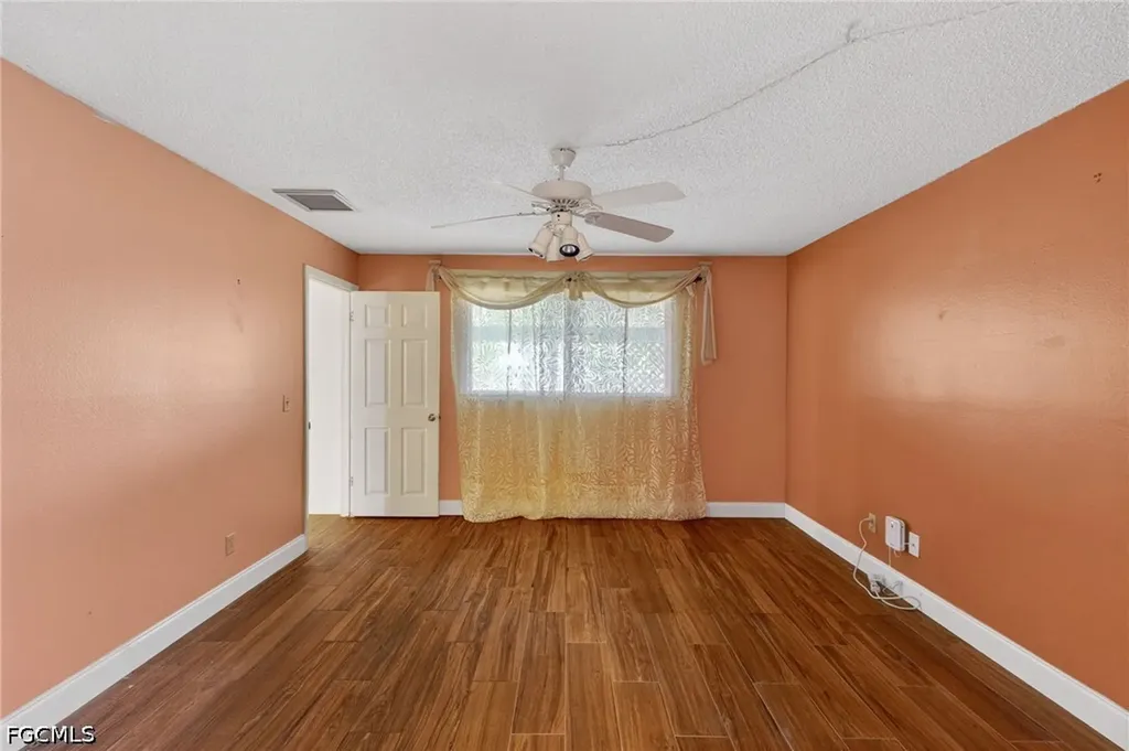 5240 Versaille Court Cape Coral FL 33904