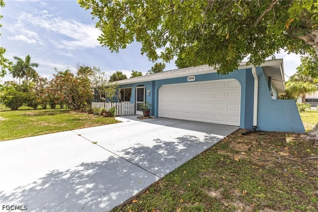 5240 Versaille Court Cape Coral FL 33904
