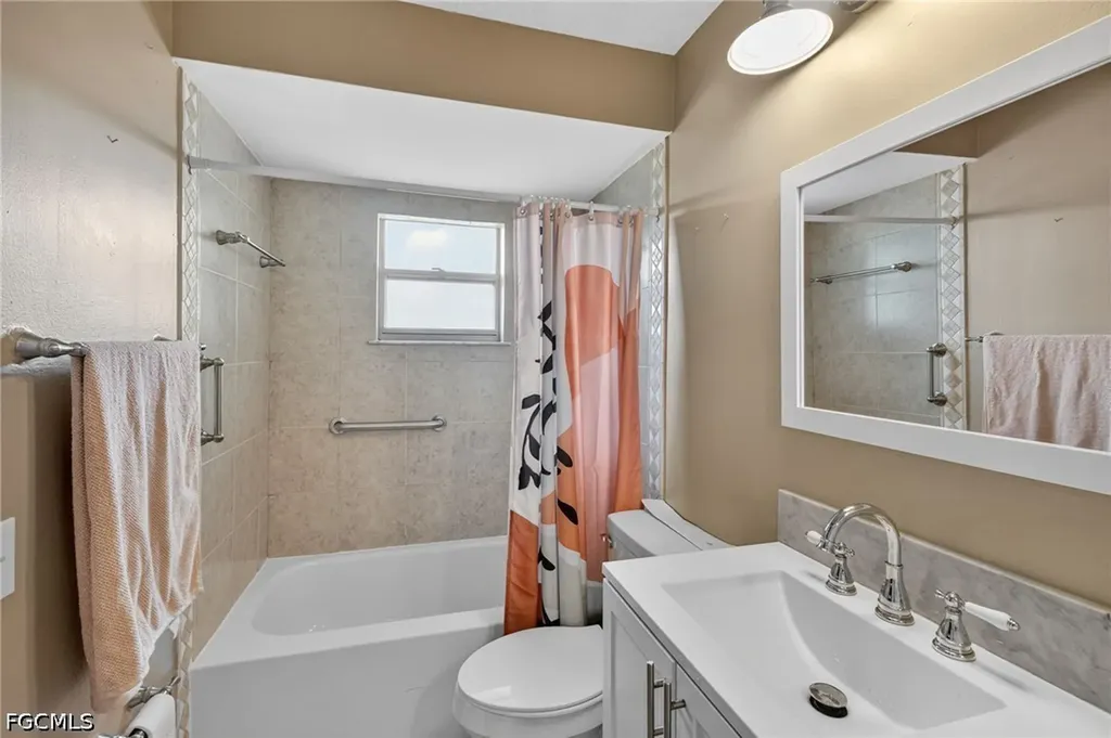 5240 Versaille Court Cape Coral FL 33904