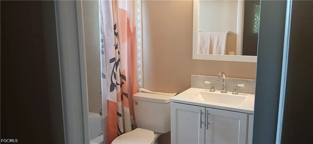 5240 Versaille Court Cape Coral FL 33904
