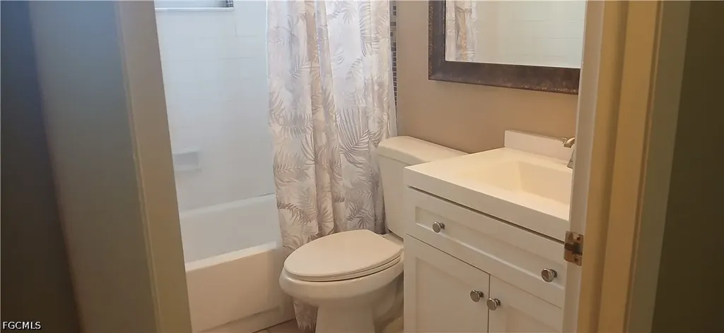 5240 Versaille Court Cape Coral FL 33904