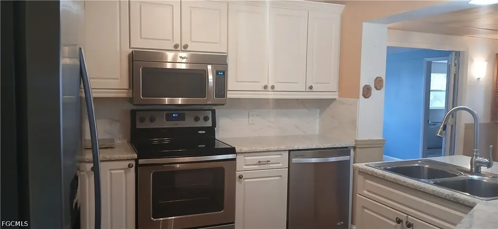5240 Versaille Court Cape Coral FL 33904