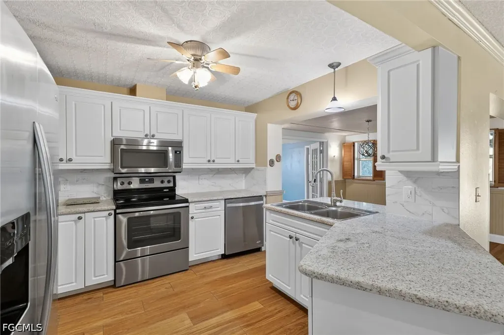 5240 Versaille Court Cape Coral FL 33904