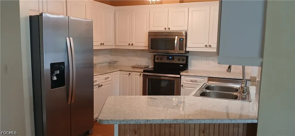 5240 Versaille Court Cape Coral FL 33904