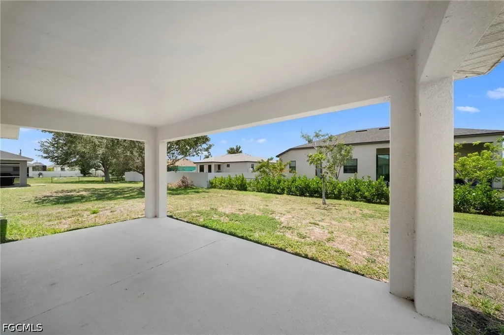 202 NW 25th Place Cape Coral FL 33993