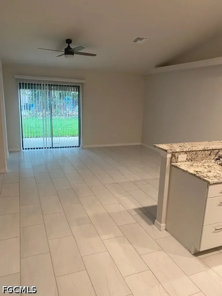 610 SE 13th Street Cape Coral FL 33990