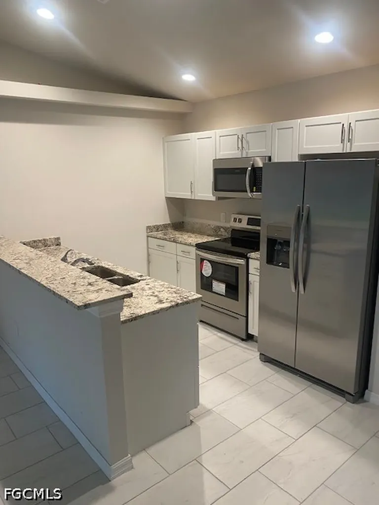 610 SE 13th Street Cape Coral FL 33990