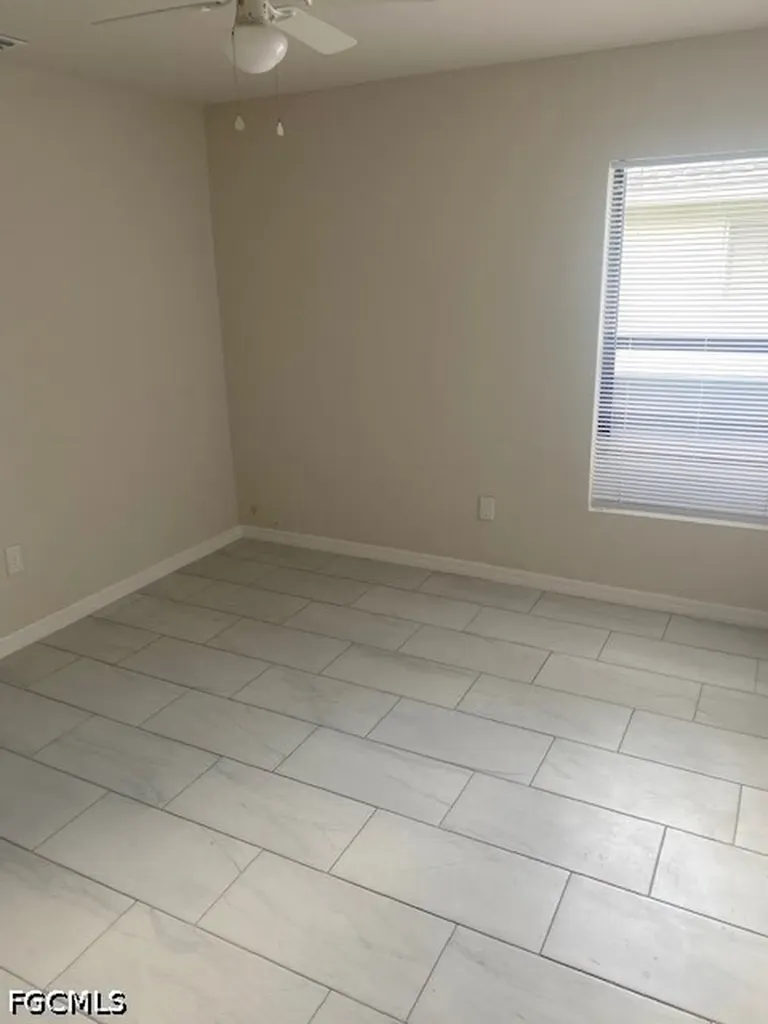610 SE 13th Street Cape Coral FL 33990