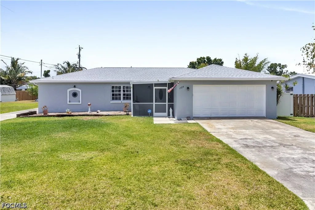 1385 Pine Avenue North Fort Myers FL 33917