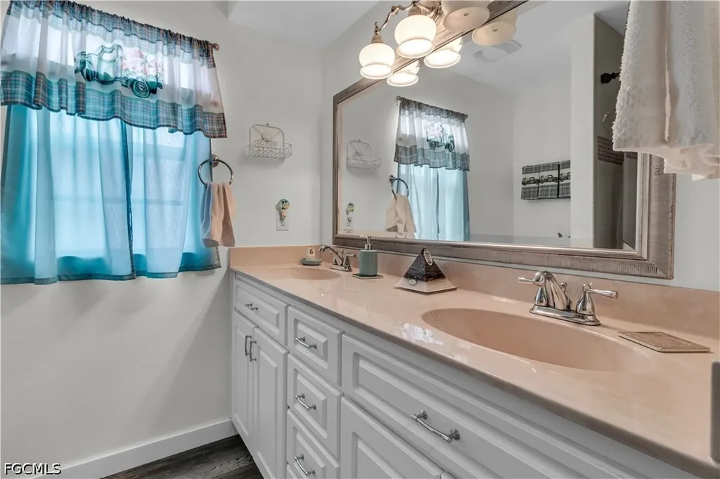1385 Pine Avenue North Fort Myers FL 33917