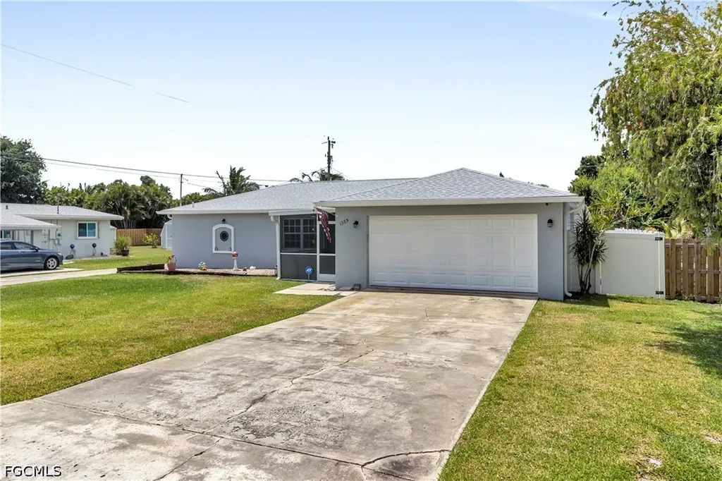 1385 Pine Avenue North Fort Myers FL 33917