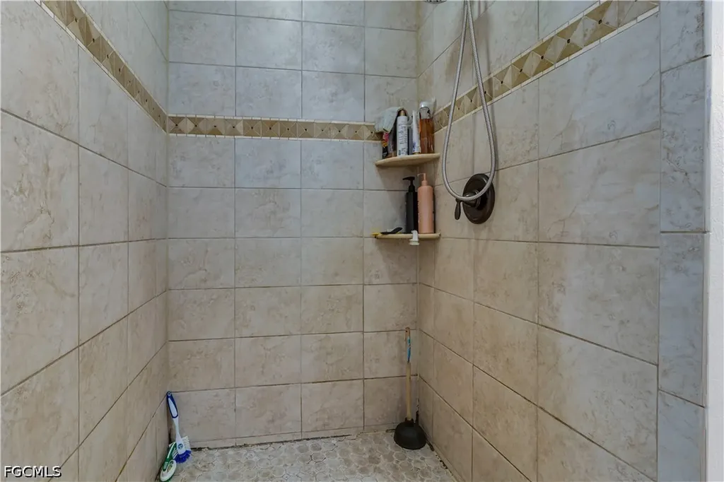1385 Pine Avenue North Fort Myers FL 33917