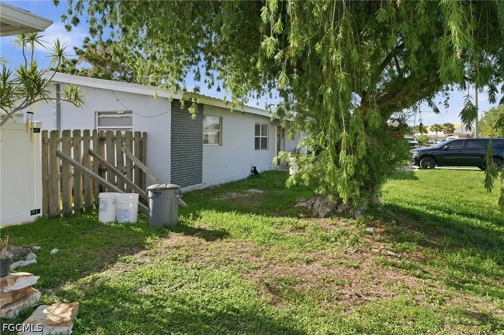 1385 Pine Avenue North Fort Myers FL 33917