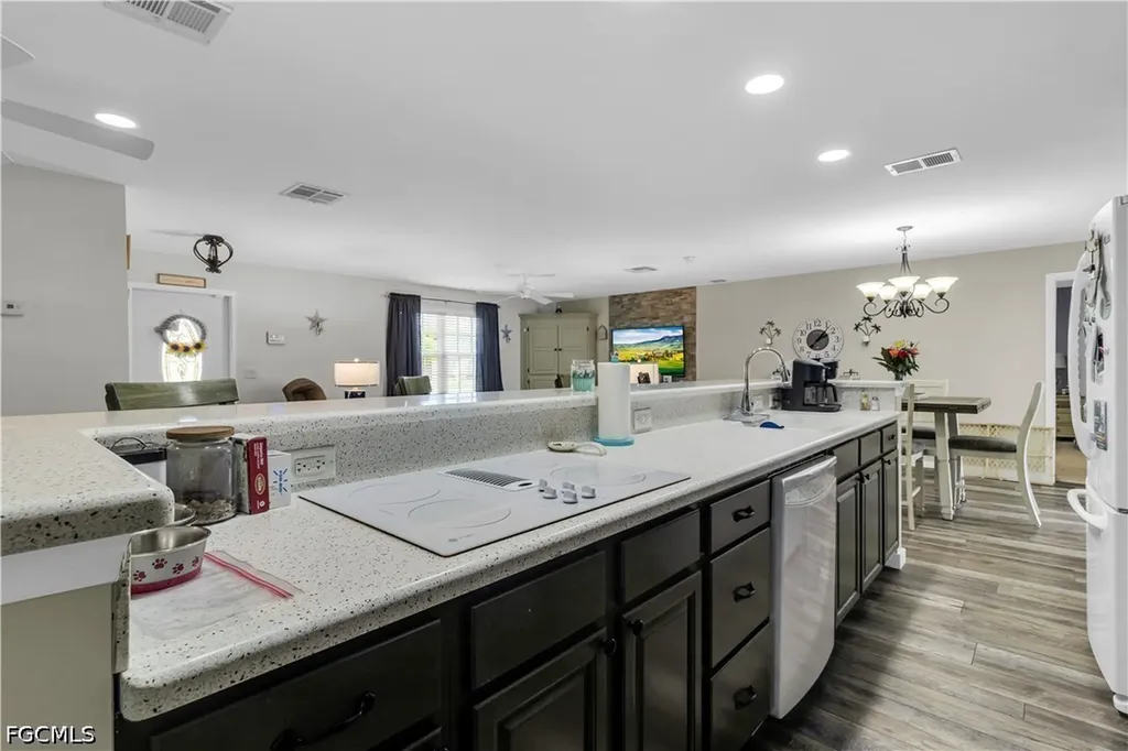 1385 Pine Avenue North Fort Myers FL 33917