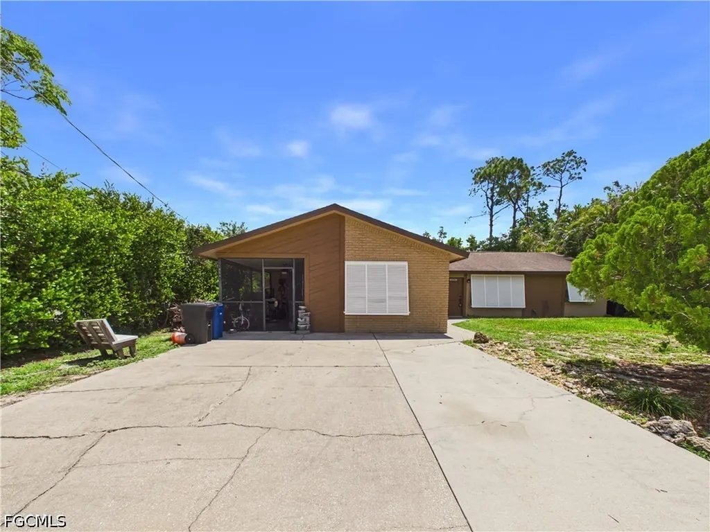 18541 Iris Road Fort Myers FL 33967