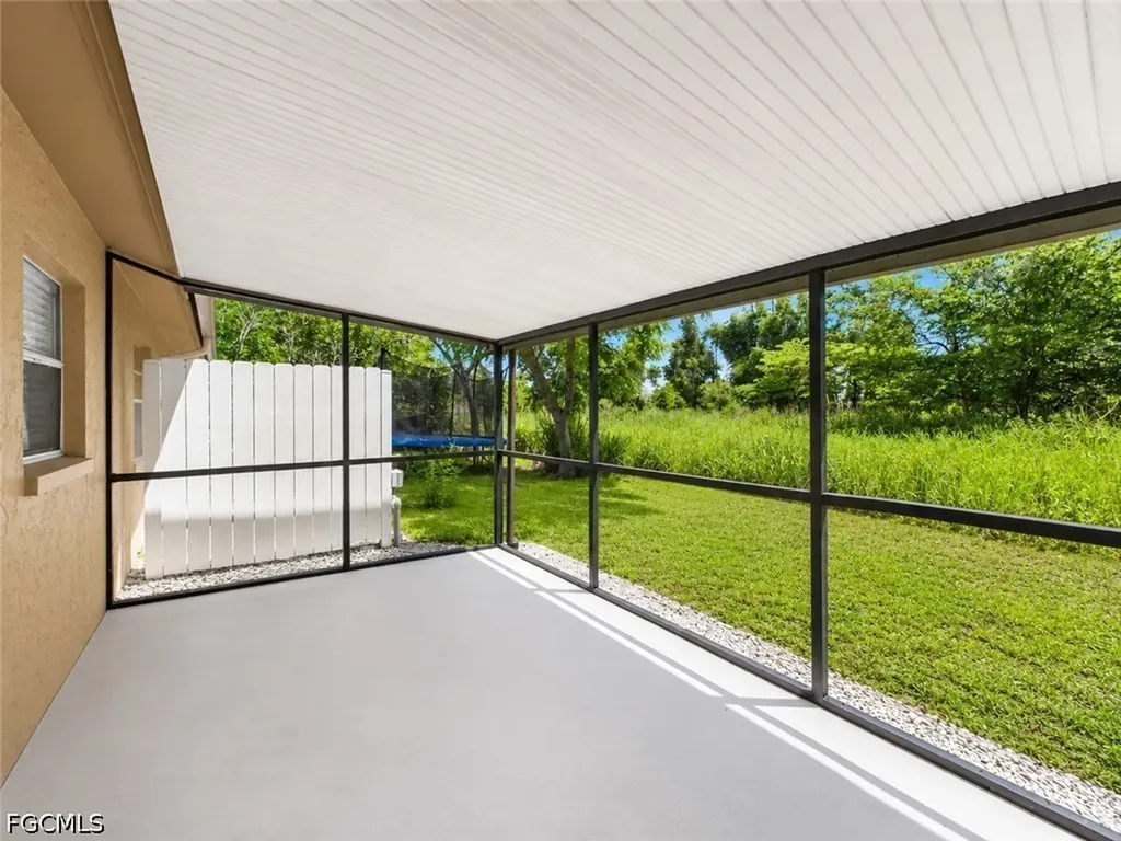 18541 Iris Road Fort Myers FL 33967