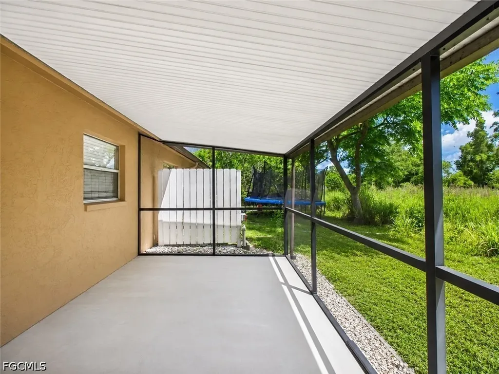 18541 Iris Road Fort Myers FL 33967