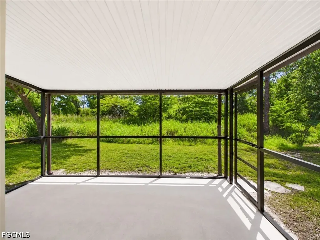18541 Iris Road Fort Myers FL 33967