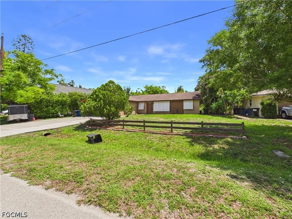 18541 Iris Road Fort Myers FL 33967