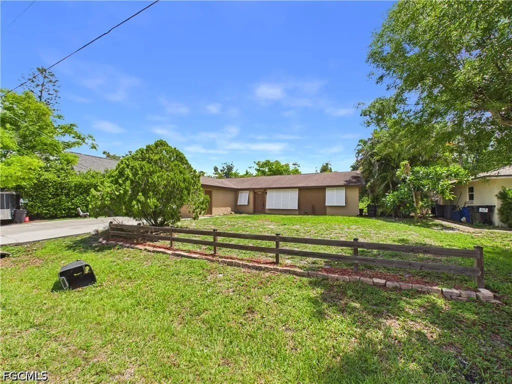 18541 Iris Road Fort Myers FL 33967