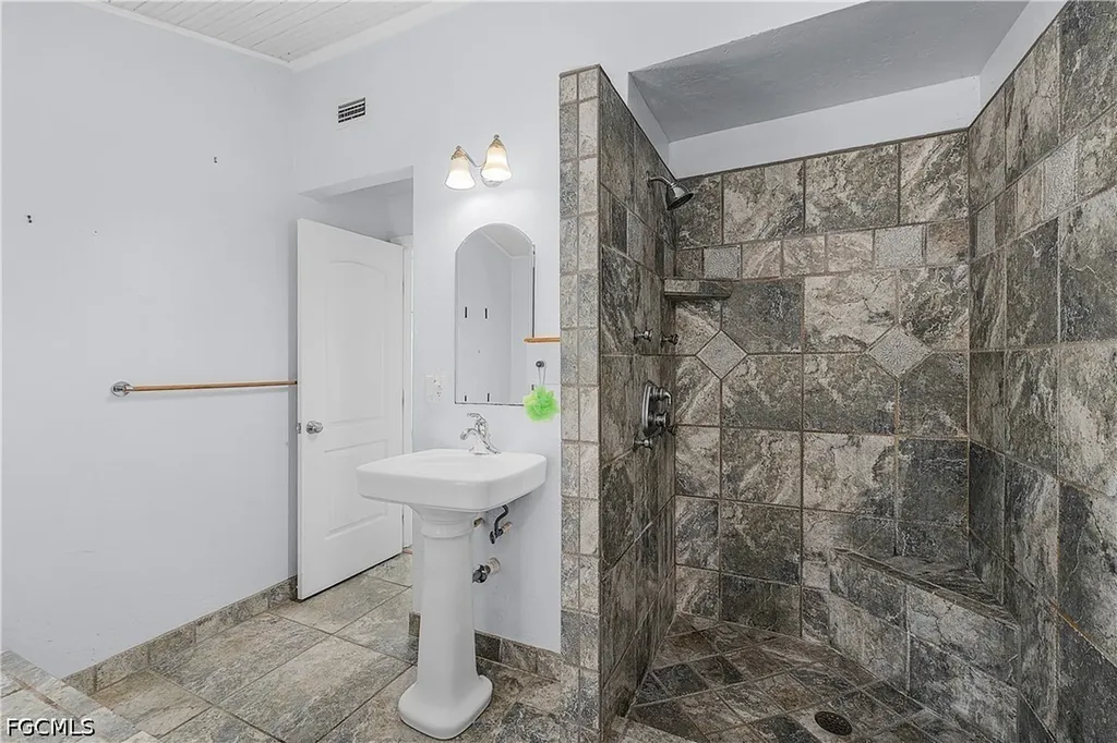 10545 Habitat Trail Bokeelia FL 33922