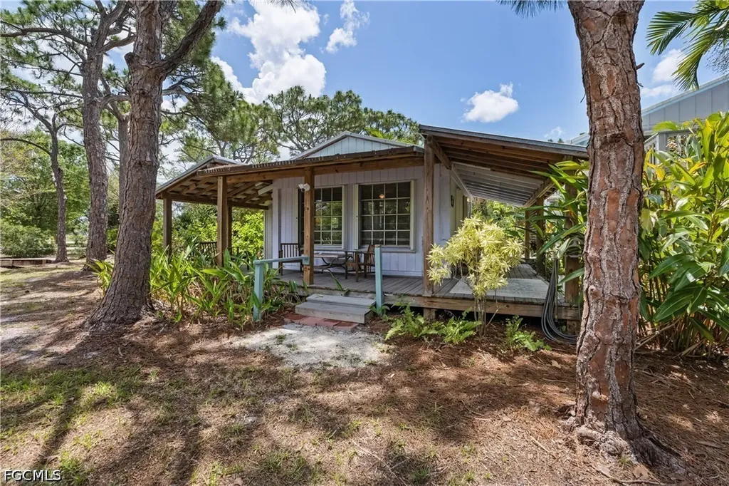 10545 Habitat Trail Bokeelia FL 33922