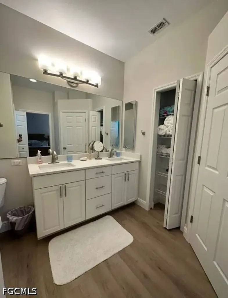 8837 E Bay Circle Fort Myers FL 33908