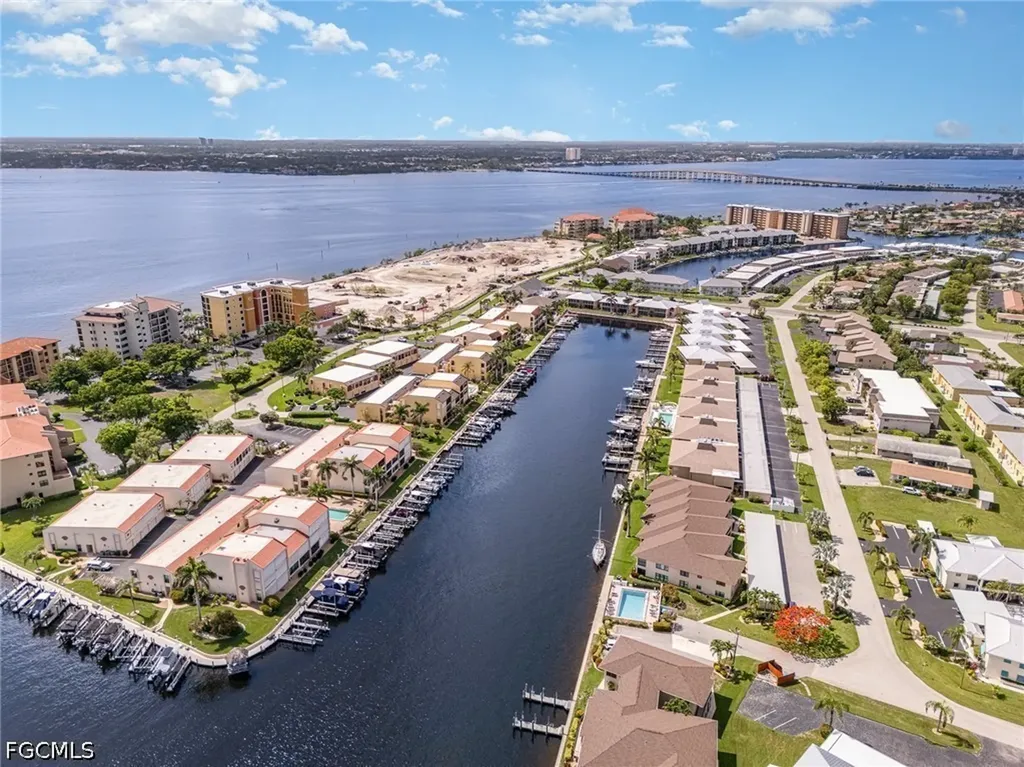 4001 SE 19th Place Cape Coral FL 33904