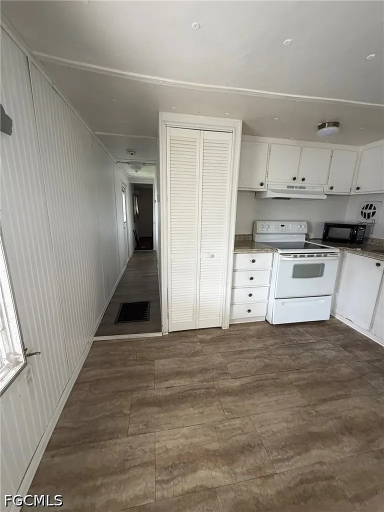 248 Flame Lane North Fort Myers FL 33917