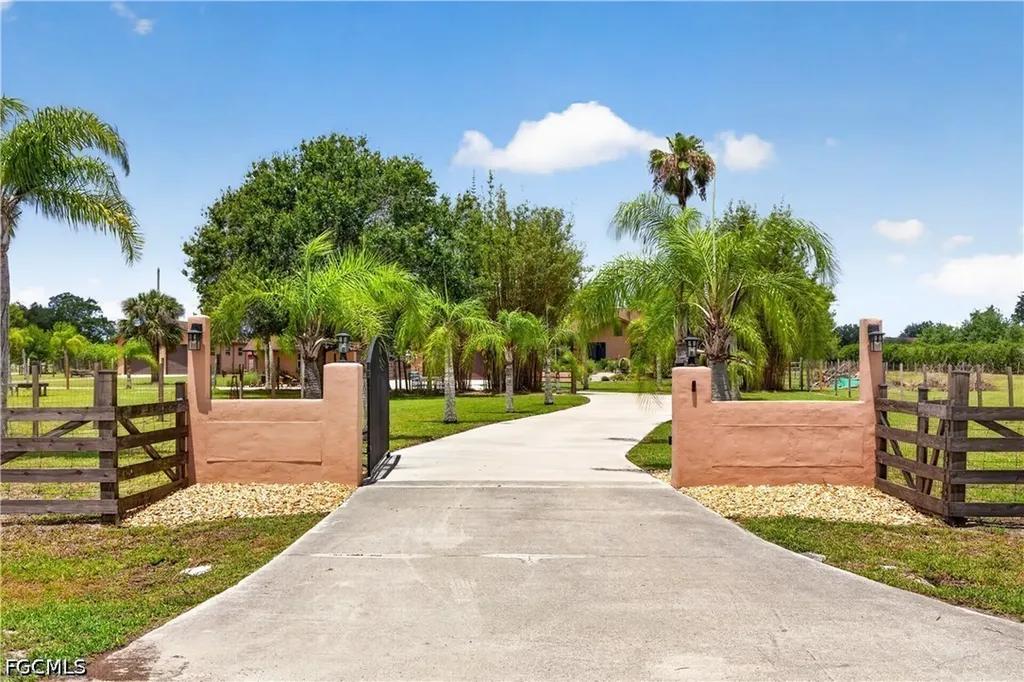 6670 Pangola Road Fort Myers FL 33905