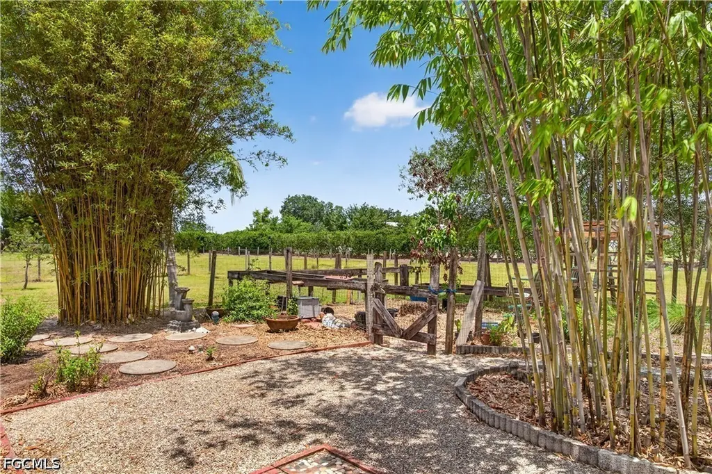 6670 Pangola Road Fort Myers FL 33905