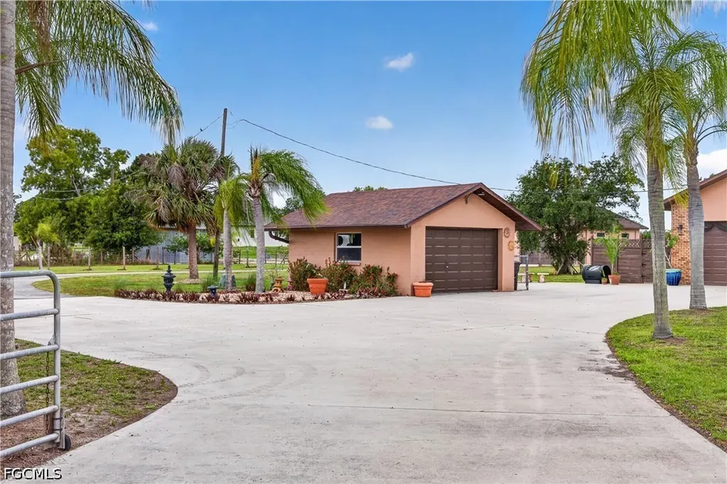 6670 Pangola Road Fort Myers FL 33905