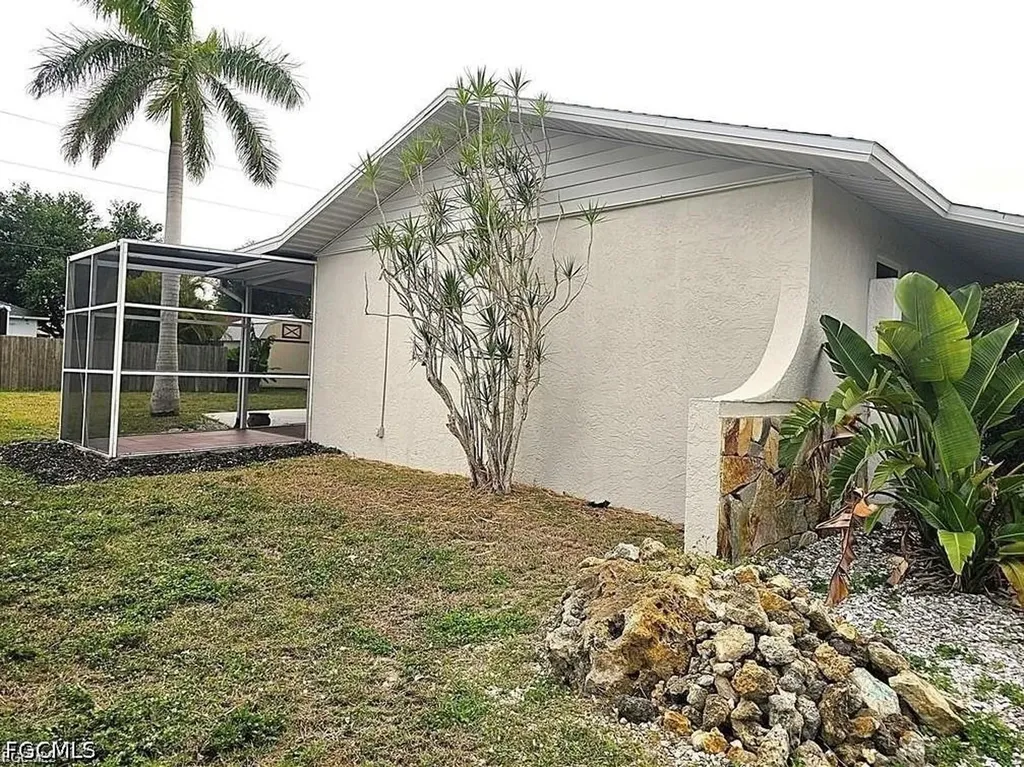124 SE 31st Street Cape Coral FL 33904