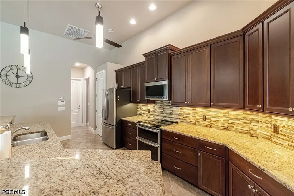 2832 SW 26th Avenue Cape Coral FL 33914
