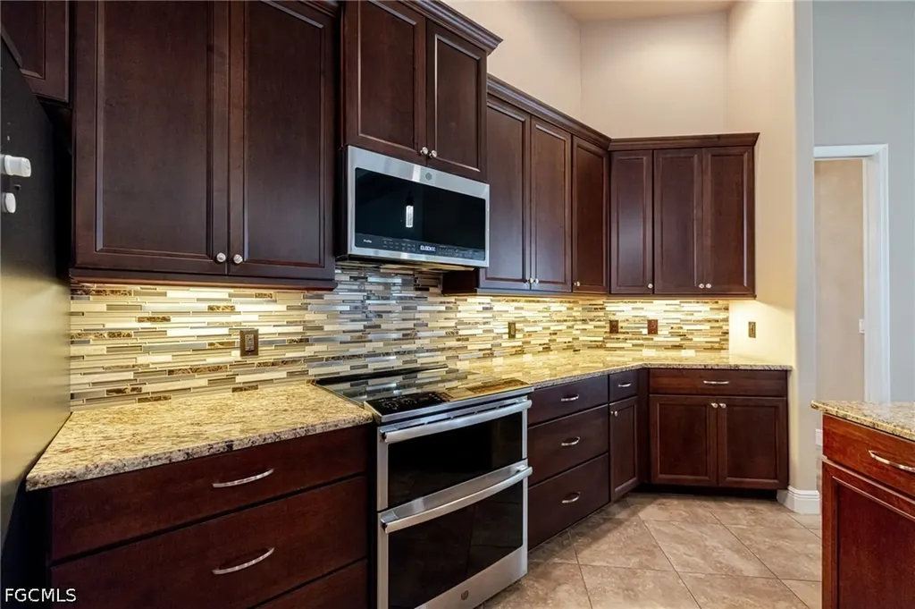2832 SW 26th Avenue Cape Coral FL 33914