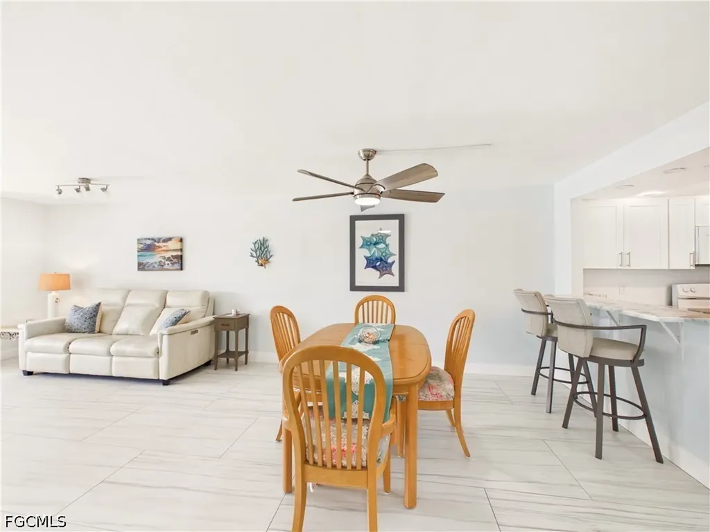 300 Valley Stream Drive Naples FL 34113