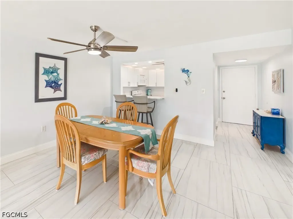 300 Valley Stream Drive Naples FL 34113